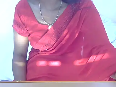 Snapshot of Laila_Cute chatting on 03/24/26, 03:22 Laila Cute online show from 03/24/26, 03:22