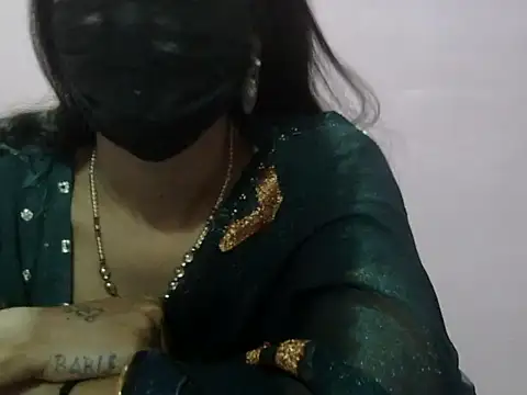 Snapshot of Laila_Cute chatting on 03/26/26, 03:28 Laila Cute online show from 03/26/26, 03:28