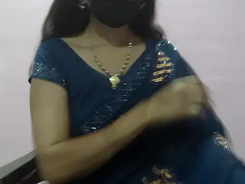 Snapshot of Laila_Cute chatting on 03/27/26, 02:17 Laila Cute online show from 03/27/26, 02:17