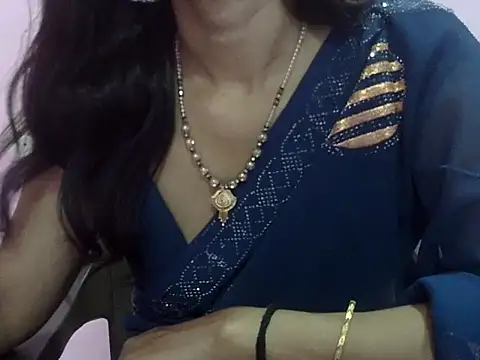 Snapshot of Laila_Cute chatting on 04/30/26, 05:36 Laila Cute online show from 04/30/26, 05:36