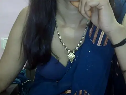 Snapshot of Laila_Cute chatting on 05/05/26, 05:43 Laila Cute online show from 05/05/26, 05:43