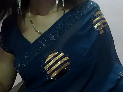 Snapshot of Laila_Cute chatting on 05/30/26, 04:37 Laila Cute online show from 05/30/26, 04:37