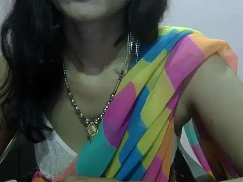 Snapshot of Laila_Cute chatting on 06/06/26, 04:44 Laila Cute online show from 06/06/26, 04:44