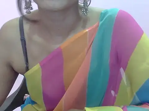 Snapshot of Laila_Cute chatting on 06/11/26, 03:48 Laila Cute online show from 06/11/26, 03:48