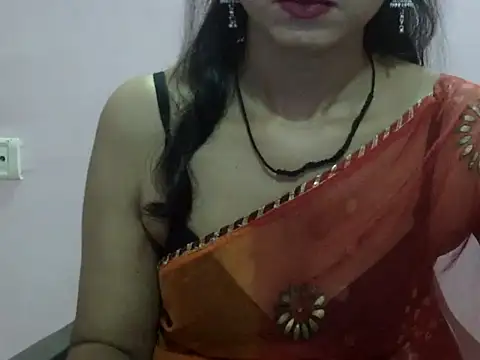 Snapshot of Laila_Cute chatting on 06/29/26, 04:29 Laila Cute online show from 06/29/26, 04:29