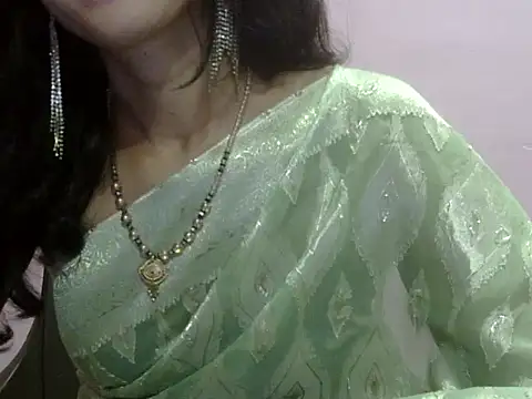 Snapshot of Laila_Cute chatting on 07/02/26, 02:01 Laila Cute online show from 07/02/26, 02:01