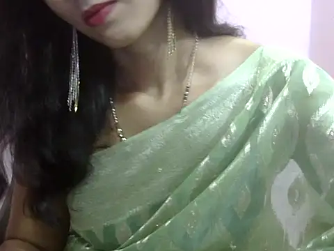 Snapshot of Laila_Cute chatting on 07/14/26, 03:18 Laila Cute online show from 07/14/26, 03:18