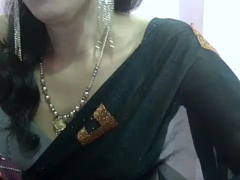 Snapshot of Laila_Cute chatting on 07/15/26, 03:28 Laila Cute online show from 07/15/26, 03:28