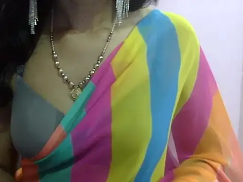 Snapshot of Laila_Cute chatting on 07/24/26, 05:00 Laila Cute online show from 07/24/26, 05:00