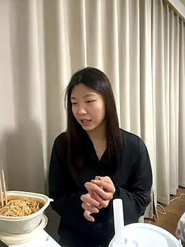 Snapshot of chibaoao66 chatting on 11/15/25, 06:33 chibaoao66 online show from 11/15/25, 06:33