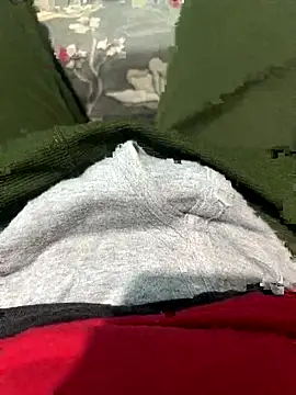 Snapshot of CoupleSatified chatting on 11/02/25, 04:09 CoupleSatified online show from 11/02/25, 04:09