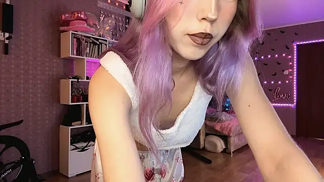 Snapshot of Jerrieberry chatting on 12/19/25, 02:46 Jerrieberry online show from 12/19/25, 02:46