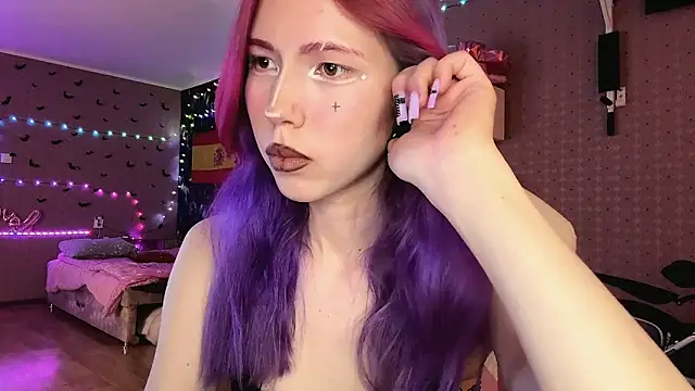 Snapshot of Jerrieberry chatting on 12/21/25, 02:13 Jerrieberry online show from 12/21/25, 02:13