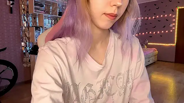 Snapshot of Jerrieberry chatting on 02/25/26, 01:54 Jerrieberry online show from 02/25/26, 01:54