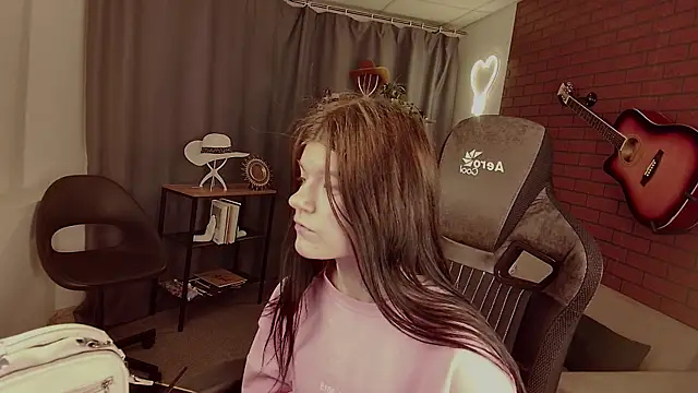 StasyaCollins online show from 12/05/25, 04:14