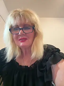 Snapshot of BoloshkaBlonda chatting on 10/05/25, 09:56 BoloshkaBlonda online show from 10/05/25, 09:56