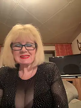 Snapshot of BoloshkaBlonda chatting on 11/09/25, 06:50 BoloshkaBlonda online show from 11/09/25, 06:50