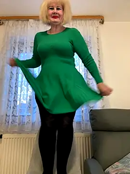 Snapshot of BoloshkaBlonda chatting on 11/23/25, 06:35 BoloshkaBlonda online show from 11/23/25, 06:35