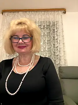 Snapshot of BoloshkaBlonda chatting on 11/24/25, 07:13 BoloshkaBlonda online show from 11/24/25, 07:13