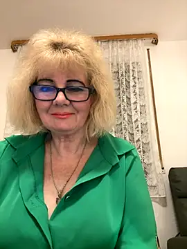 Snapshot of BoloshkaBlonda chatting on 11/29/25, 06:33 BoloshkaBlonda online show from 11/29/25, 06:33