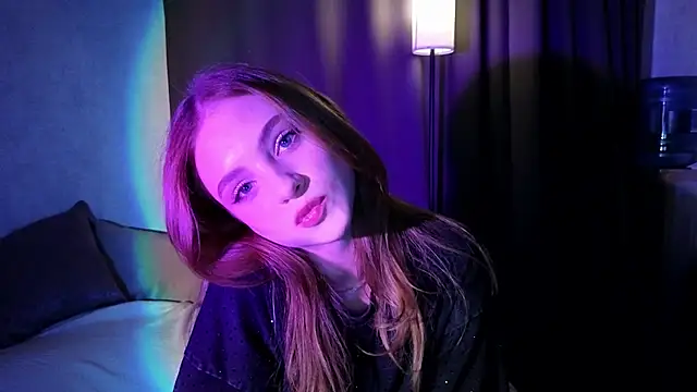 Snapshot of midnightMaya chatting on 10/15/25, 07:25 midnightMaya online show from 10/15/25, 07:25