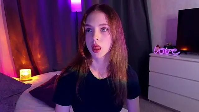 Snapshot of midnightMaya chatting on 11/12/25, 08:30 midnightMaya online show from 11/12/25, 08:30