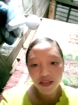 Snapshot of Minkine022 chatting on 10/05/25, 01:48 Minkine022 online show from 10/05/25, 01:48