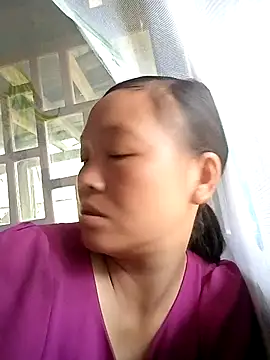 Snapshot of Minkine022 chatting on 10/11/25, 01:05 Minkine022 online show from 10/11/25, 01:05