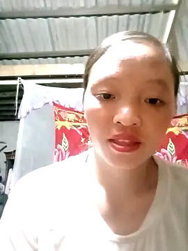 Snapshot of Minkine022 chatting on 10/17/25, 08:39 Minkine022 online show from 10/17/25, 08:39