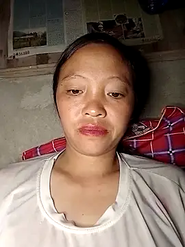 Snapshot of Minkine022 chatting on 10/17/25, 08:44 Minkine022 online show from 10/17/25, 08:44