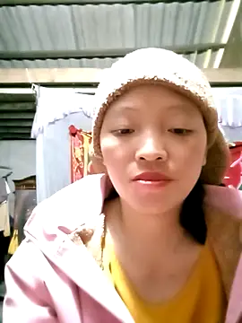 Snapshot of Minkine022 chatting on 10/29/25, 01:08 Minkine022 online show from 10/29/25, 01:08