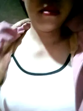 Snapshot of Minkine022 chatting on 10/29/25, 05:04 Minkine022 online show from 10/29/25, 05:04