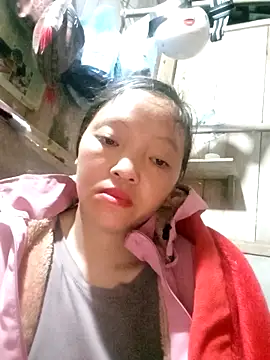 Snapshot of Minkine022 chatting on 10/31/25, 06:53 Minkine022 online show from 10/31/25, 06:53