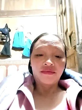 Snapshot of Minkine022 chatting on 11/02/25, 07:27 Minkine022 online show from 11/02/25, 07:27