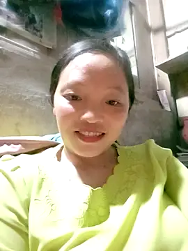 Snapshot of Minkine022 chatting on 11/05/25, 10:59 Minkine022 online show from 11/05/25, 10:59