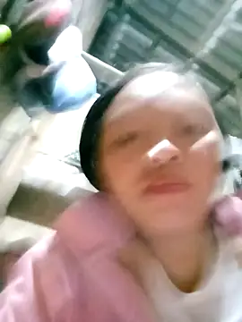 Snapshot of Minkine022 chatting on 11/08/25, 12:11 Minkine022 online show from 11/08/25, 12:11