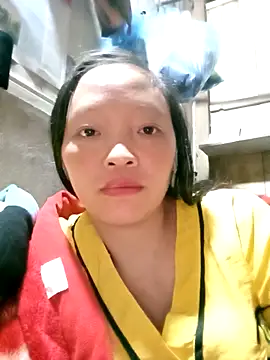 Snapshot of Minkine022 chatting on 11/12/25, 05:30 Minkine022 online show from 11/12/25, 05:30