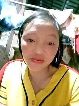 Snapshot of Minkine022 chatting on 11/12/25, 05:35 Minkine022 online show from 11/12/25, 05:35