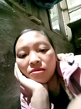 Snapshot of Minkine022 chatting on 11/13/25, 05:39 Minkine022 online show from 11/13/25, 05:39