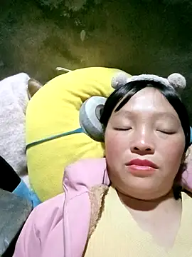 Snapshot of Minkine022 chatting on 11/22/25, 01:10 Minkine022 online show from 11/22/25, 01:10