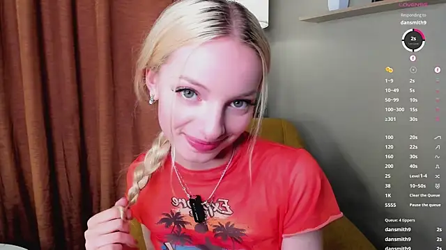 Snapshot of PocketDollX chatting on 07/24/26, 03:43 PocketDollX online show from 07/24/26, 03:43