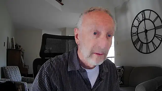 Snapshot of ApolloThrust chatting on 10/25/25, 08:25 ApolloThrust online show from 10/25/25, 08:25