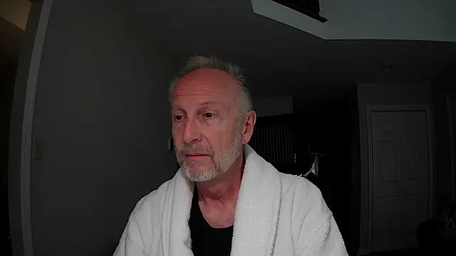 Snapshot of ApolloThrust chatting on 11/14/25, 11:24 ApolloThrust online show from 11/14/25, 11:24