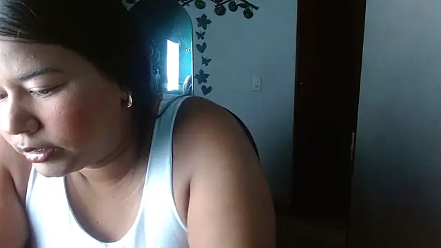 Snapshot of Ebony_luna chatting on 05/01/26, 01:37 Ebony luna online show from 05/01/26, 01:37