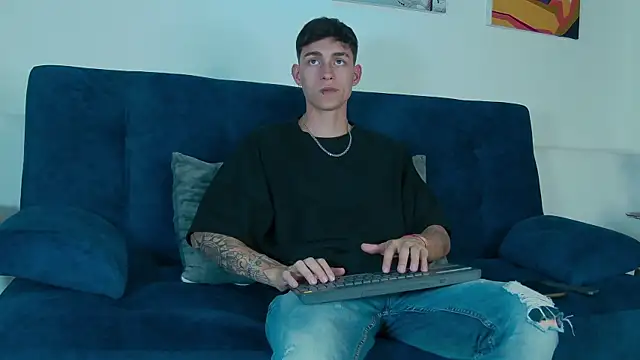 LukeSavagge online show from 10/12/25, 04:33