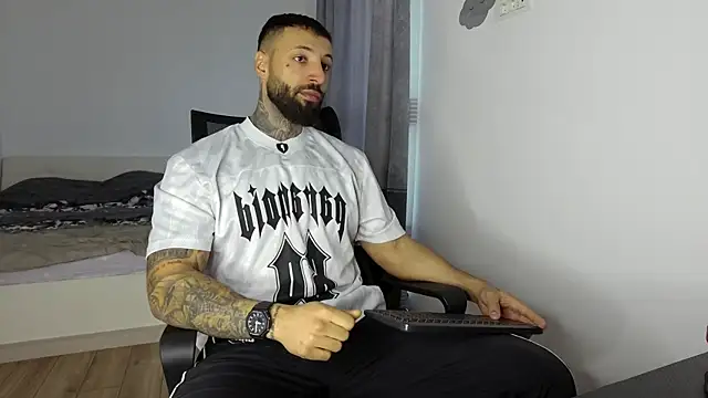 MasculineGuy99 online show from 10/15/25, 06:35