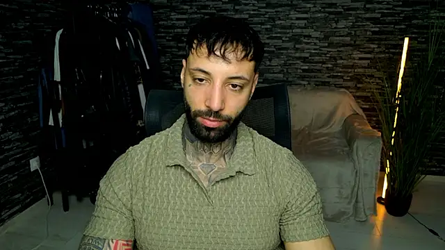 Snapshot of MasculineGuy99 chatting on 03/18/26, 08:56 MasculineGuy99 online show from 03/18/26, 08:56