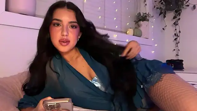 Snapshot of ariajacksonx chatting on 10/27/25, 12:47 ariajacksonx online show from 10/27/25, 12:47