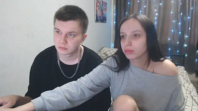 Snapshot of Mark_and_Wendy chatting on 04/08/26, 12:38 Mark and Wendy online show from 04/08/26, 12:38