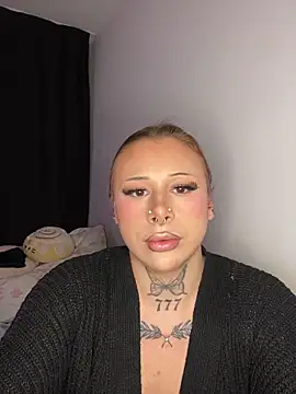 Snapshot of Kimberly-sweety chatting on 11/22/25, 09:03 Kimberly-sweety online show from 11/22/25, 09:03